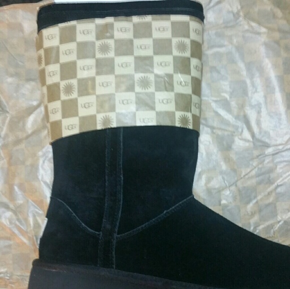 UGG BOOT - Picture 2 of 6
